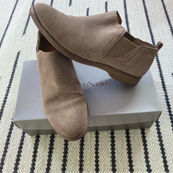 Franco Sarto Pearle Chelsea Ankle Boots Suede Taupe Tan Size 8 - Picture 3 of 5